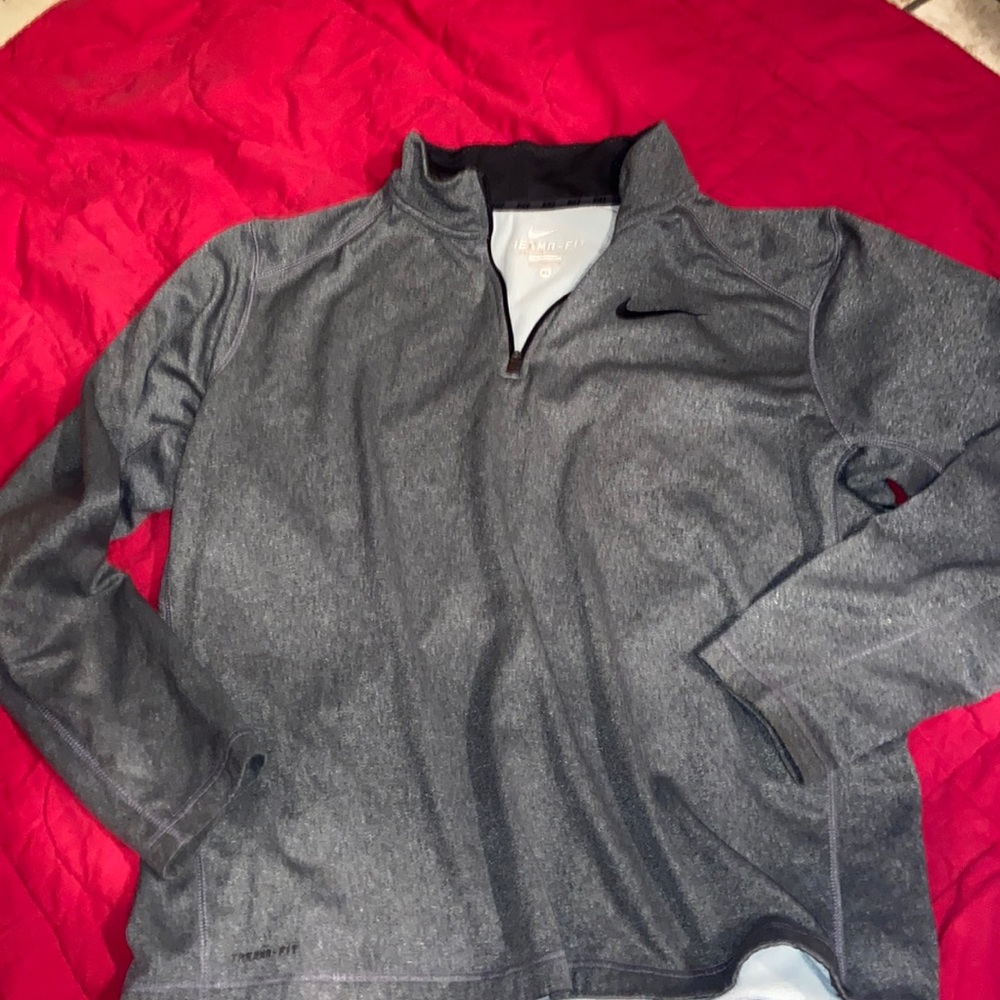 Nike pull over